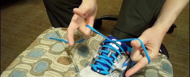 Mode Astuce comment faire ses lacets de chaussures en une seconde